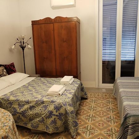 Battisti 18 Vintage Rooms Palermo Exterior foto