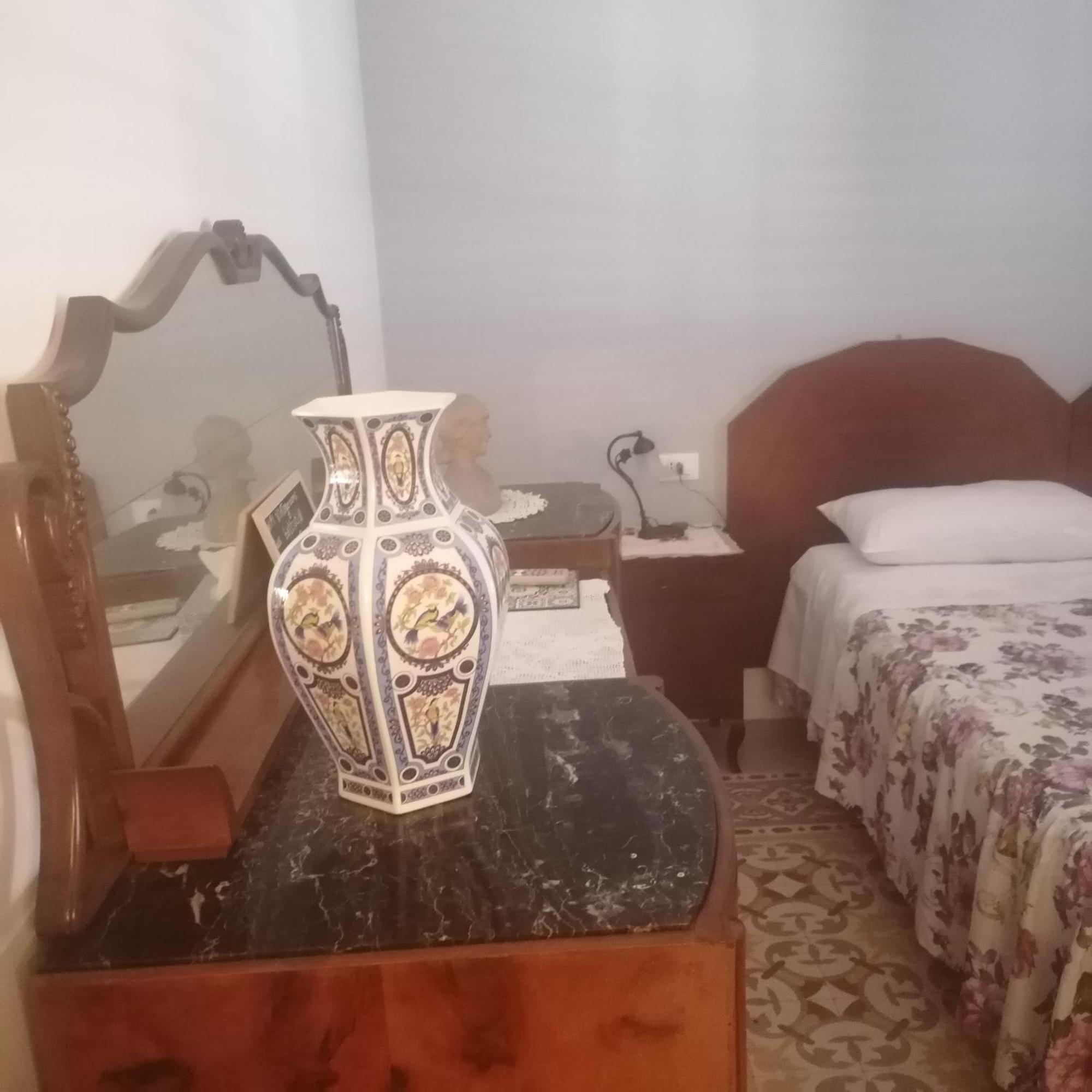 Battisti 18 Vintage Rooms Palermo Habitación foto